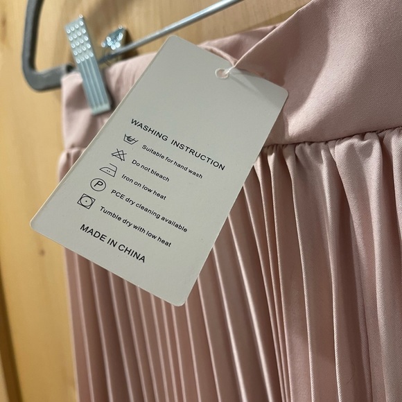 Light pink full length skirt - Picture 5 of 8